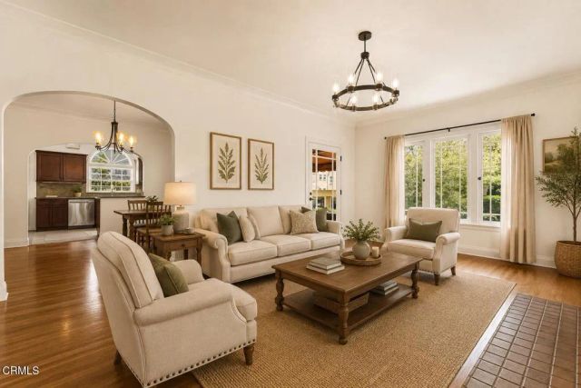 4725 Ambrose Avenue, Los Angeles, CA 90027