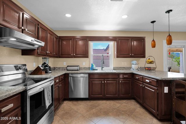 9040 N 14TH Place, Phoenix, AZ 85020