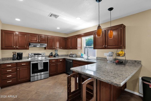 9040 N 14TH Place, Phoenix, AZ 85020