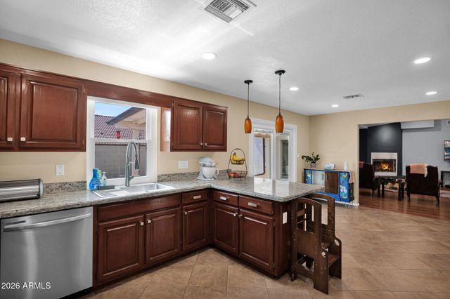 9040 N 14TH Place, Phoenix, AZ 85020