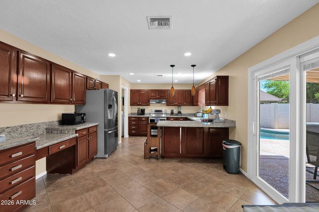 9040 N 14TH Place, Phoenix, AZ 85020