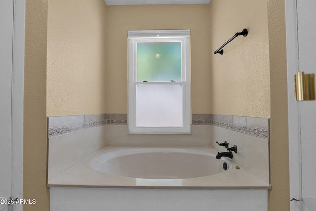 9040 N 14TH Place, Phoenix, AZ 85020