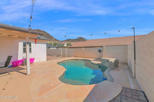 9040 N 14TH Place, Phoenix, AZ 85020