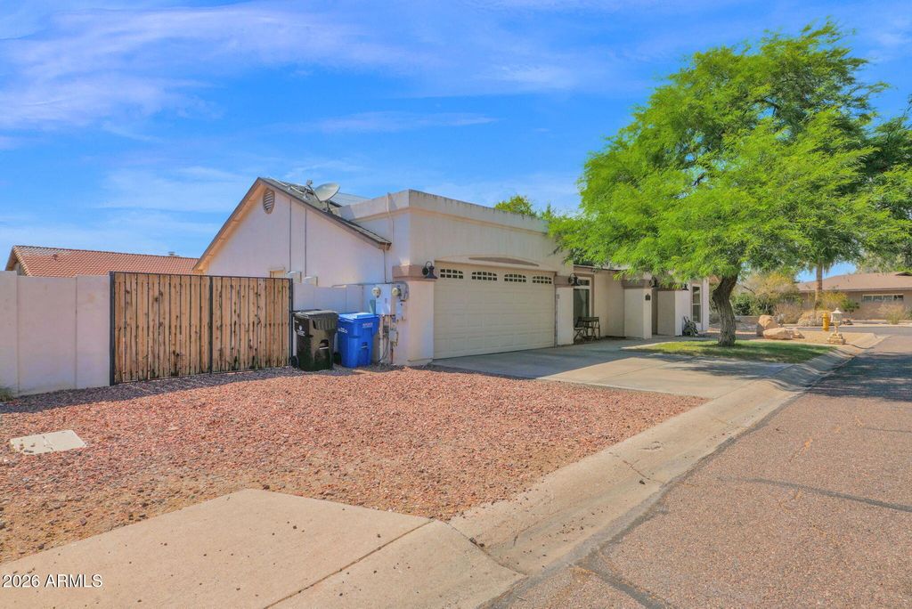 9040 N 14TH Place, Phoenix, AZ 85020 — photo 2