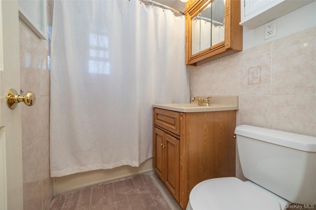 81-41 268 Street 293 B, New Hyde Park, NY 11004