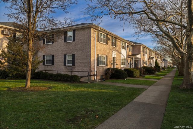 81-41 268 Street 293 B, New Hyde Park, NY 11004