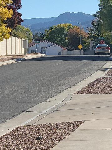 11508 ISLE ROYALE Road SE, Albuquerque, NM 87123