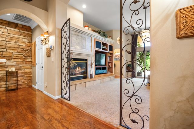 2418 S Stover Street, Visalia, CA 93292