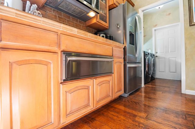 2418 S Stover Street, Visalia, CA 93292