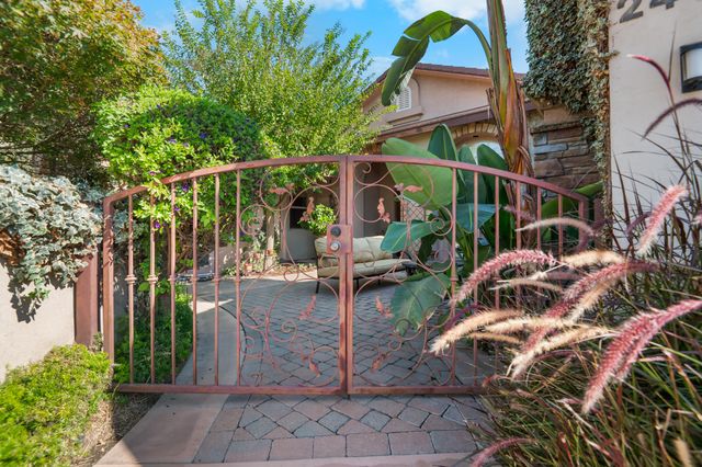 2418 S Stover Street, Visalia, CA 93292