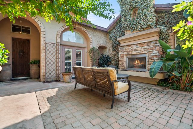 2418 S Stover Street, Visalia, CA 93292