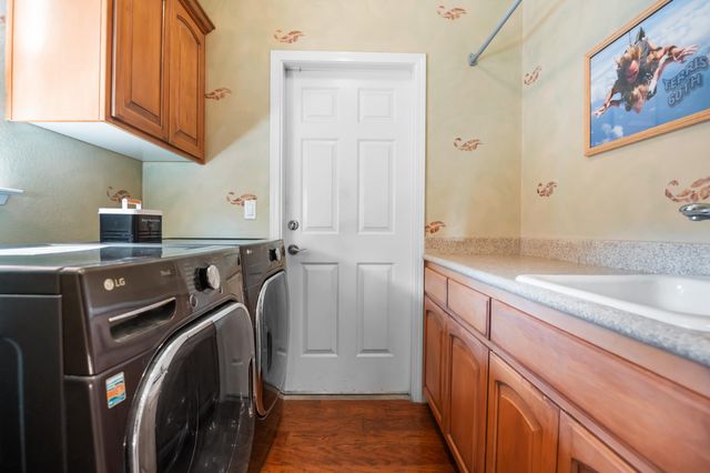 2418 S Stover Street, Visalia, CA 93292