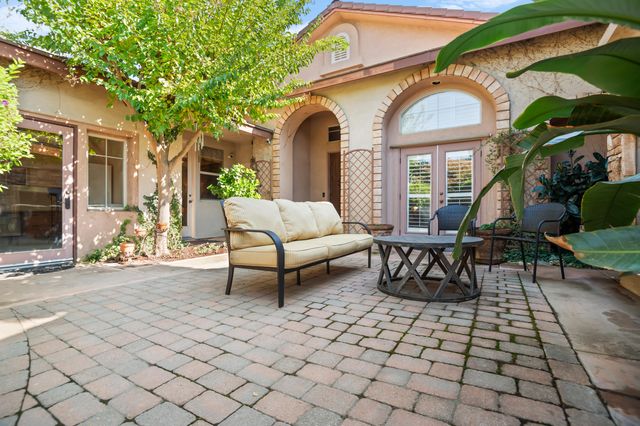 2418 S Stover Street, Visalia, CA 93292