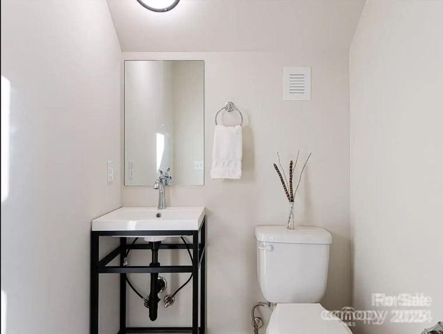 17 Macallan Lane, Asheville, NC 28805