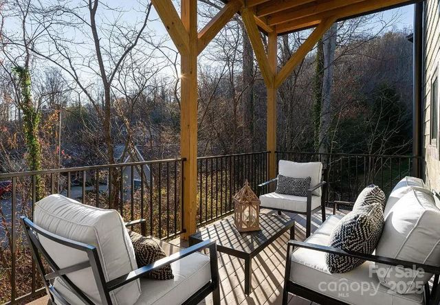 17 Macallan Lane, Asheville, NC 28805