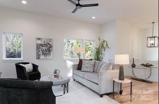 17 Macallan Lane, Asheville, NC 28805