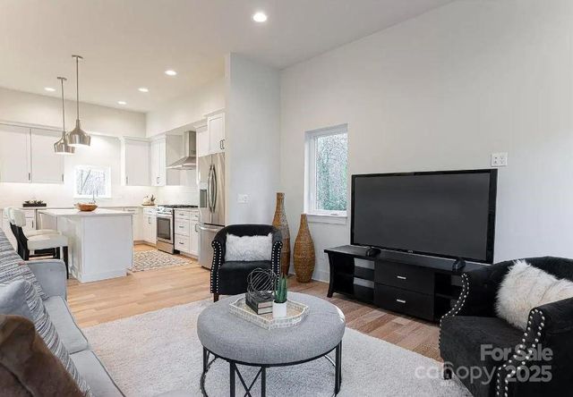 17 Macallan Lane, Asheville, NC 28805