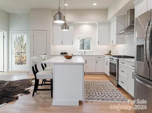 17 Macallan Lane, Asheville, NC 28805