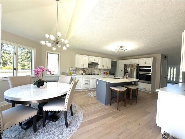 608 Dewitt Drive, Highland Heights, OH 44143