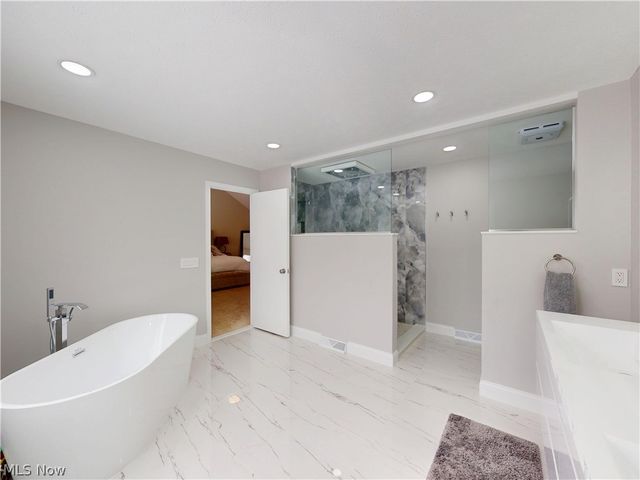608 Dewitt Drive, Highland Heights, OH 44143