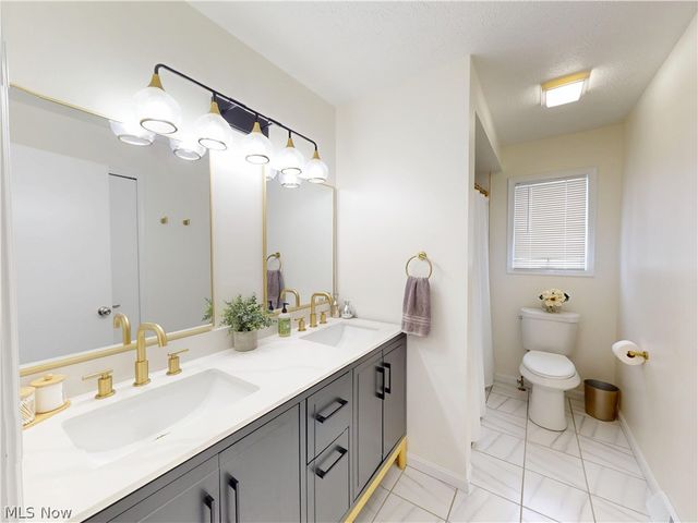 608 Dewitt Drive, Highland Heights, OH 44143