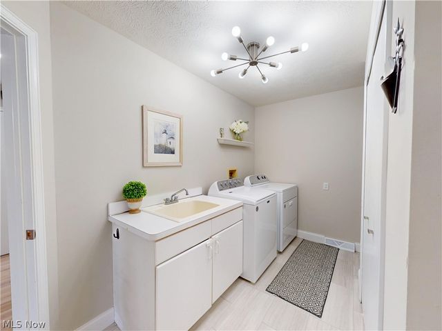 608 Dewitt Drive, Highland Heights, OH 44143