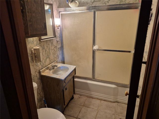 621 S 9th Street, Yukon, OK 73099