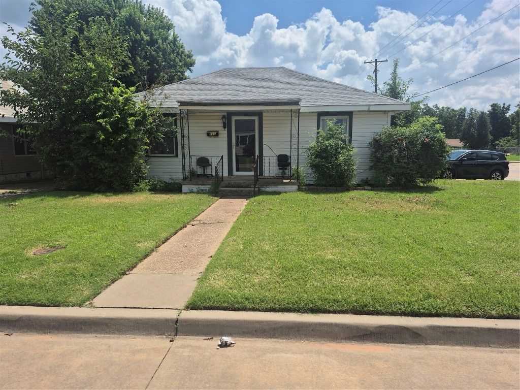 621 S 9th Street, Yukon, OK 73099