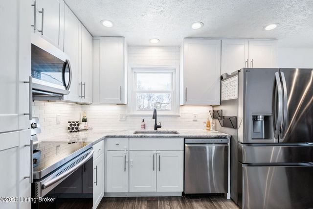 607 Christman Ln, Shepherdsville, KY 40165