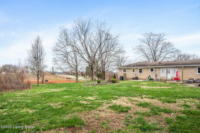 607 Christman Ln, Shepherdsville, KY 40165