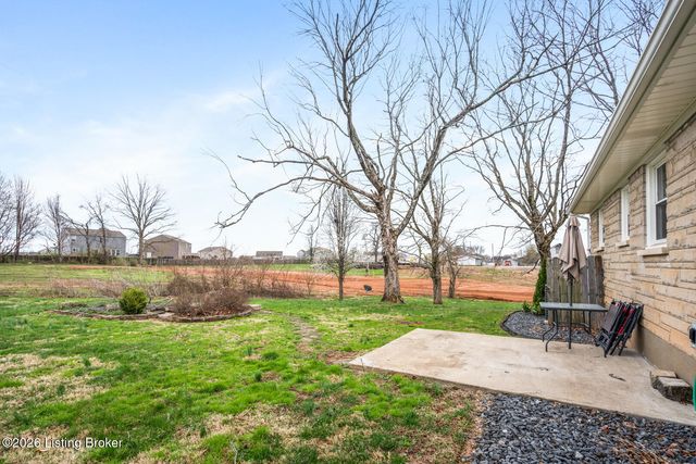 607 Christman Ln, Shepherdsville, KY 40165