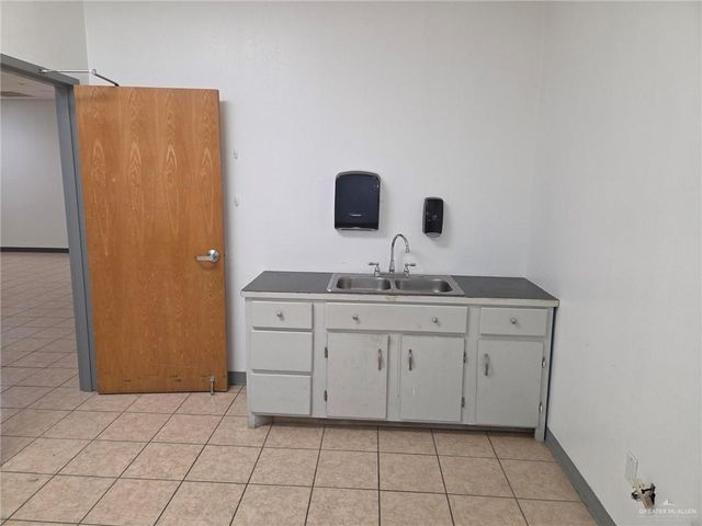 1352 E 1st Street B-3, Mission, TX 78572