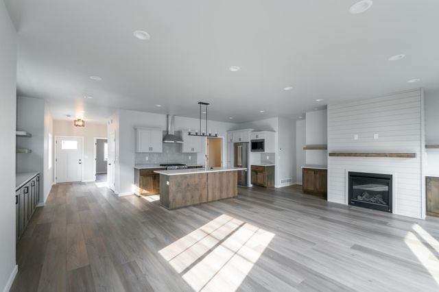 4170 Arthur Drive S, Fargo, ND 58104