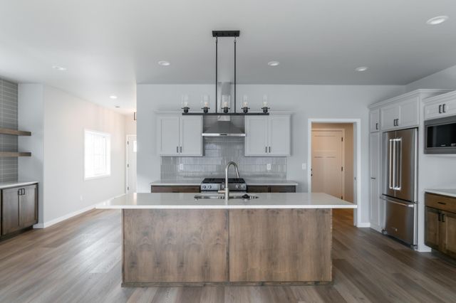 4170 Arthur Drive S, Fargo, ND 58104