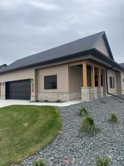 4170 Arthur Drive S, Fargo, ND 58104