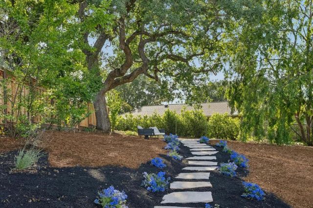 601 Joandra Court, Los Altos, CA 94024