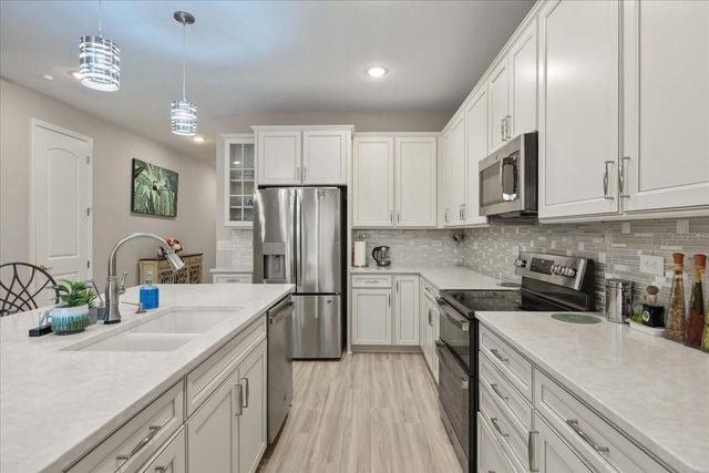 31707 BROADWATER AVENUE, Leesburg, FL 34748