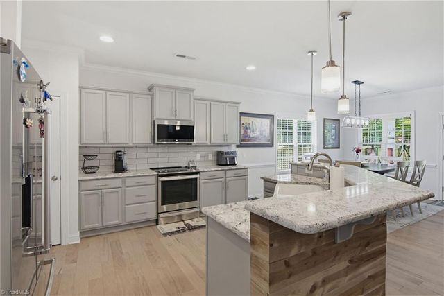 5009 Labella Court, Kernersville, NC 27284