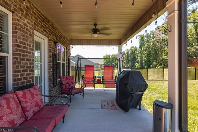 5009 Labella Court, Kernersville, NC 27284