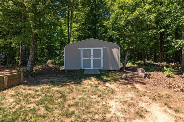 5009 Labella Court, Kernersville, NC 27284