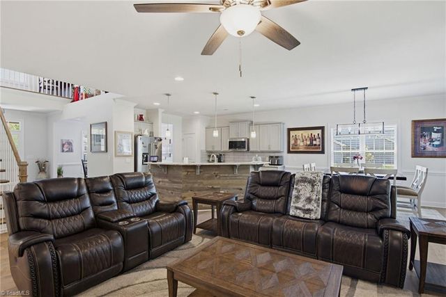 5009 Labella Court, Kernersville, NC 27284