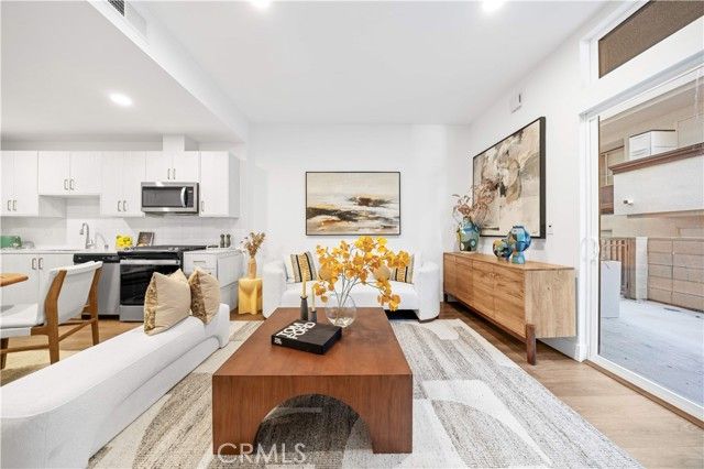 709 E Walnut Street 222, Pasadena, CA 91101