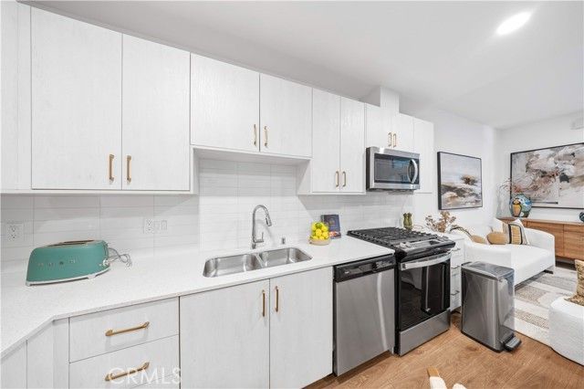 709 E Walnut Street 222, Pasadena, CA 91101