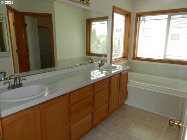 31811 Nw BELGIUM Ct, North Plains, OR 97133