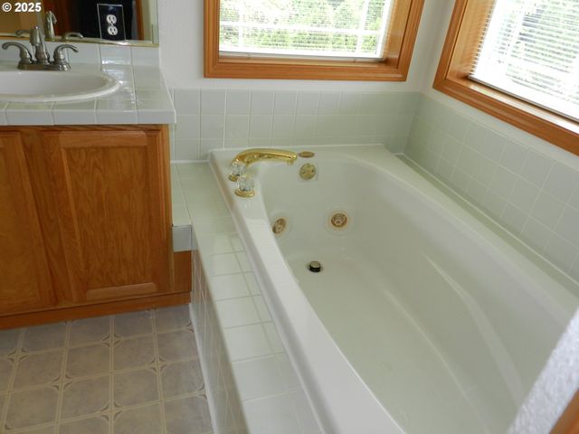 31811 Nw BELGIUM Ct, North Plains, OR 97133