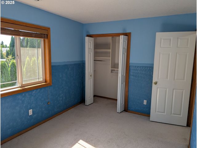 31811 Nw BELGIUM Ct, North Plains, OR 97133