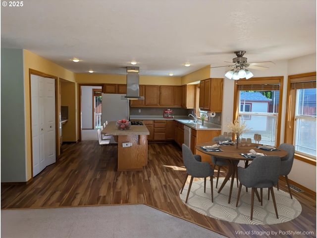 31811 Nw BELGIUM Ct, North Plains, OR 97133