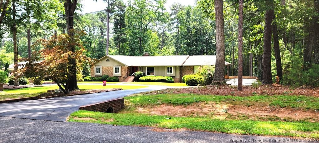 607 Pineknoll Drive, Sanford, NC 27330 — photo 2