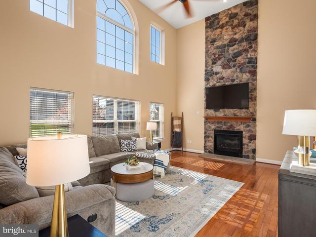 527 CENTENNIAL AVE, Gilbertsville, PA 19525