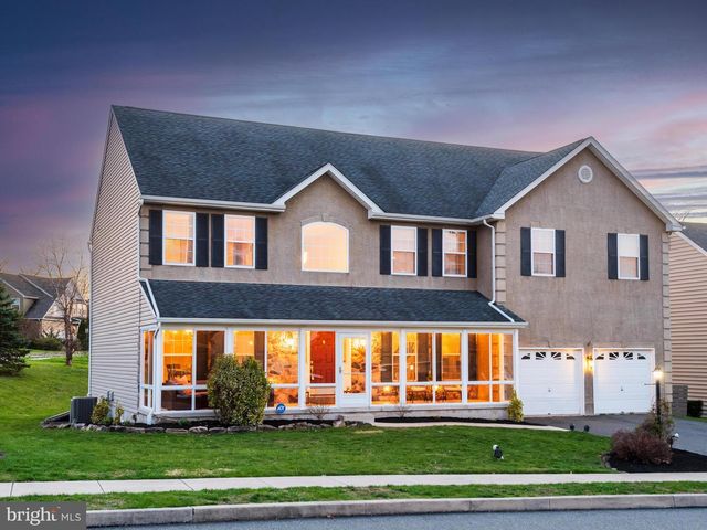 527 CENTENNIAL AVE, Gilbertsville, PA 19525